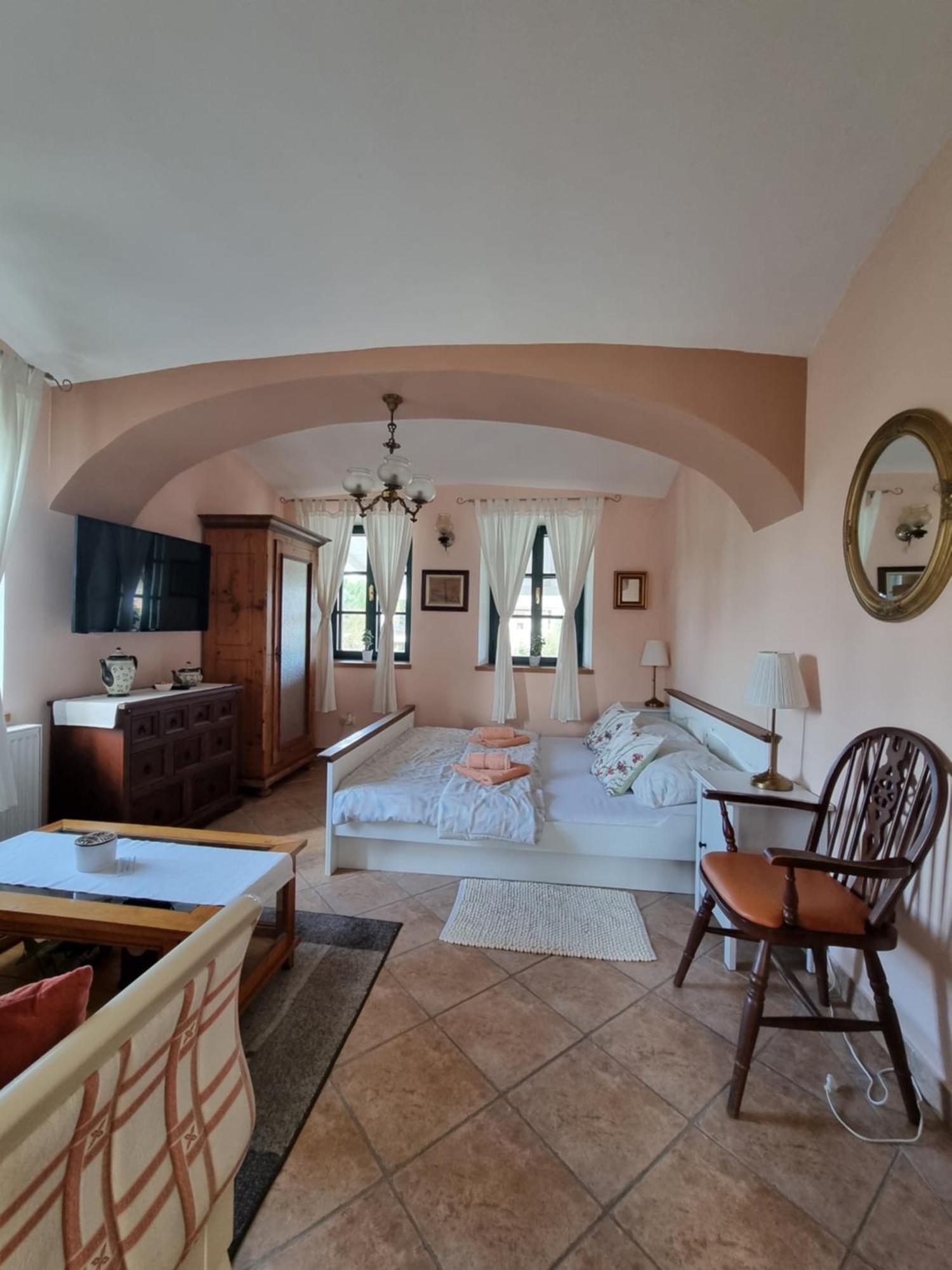 Taverna 1860 Rooms & Apartments Donja Zelina Kamer foto