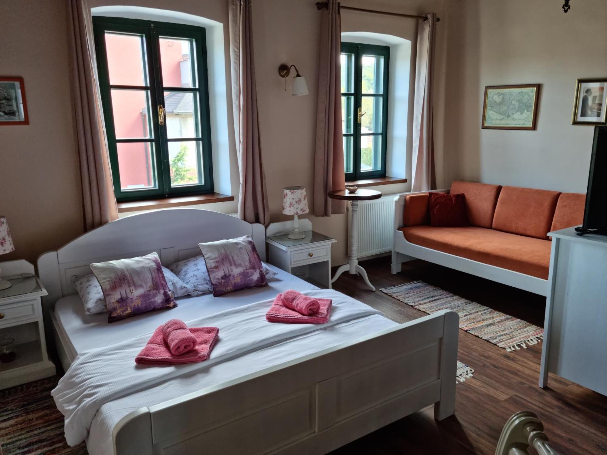Taverna 1860 Rooms & Apartments Donja Zelina Buitenkant foto
