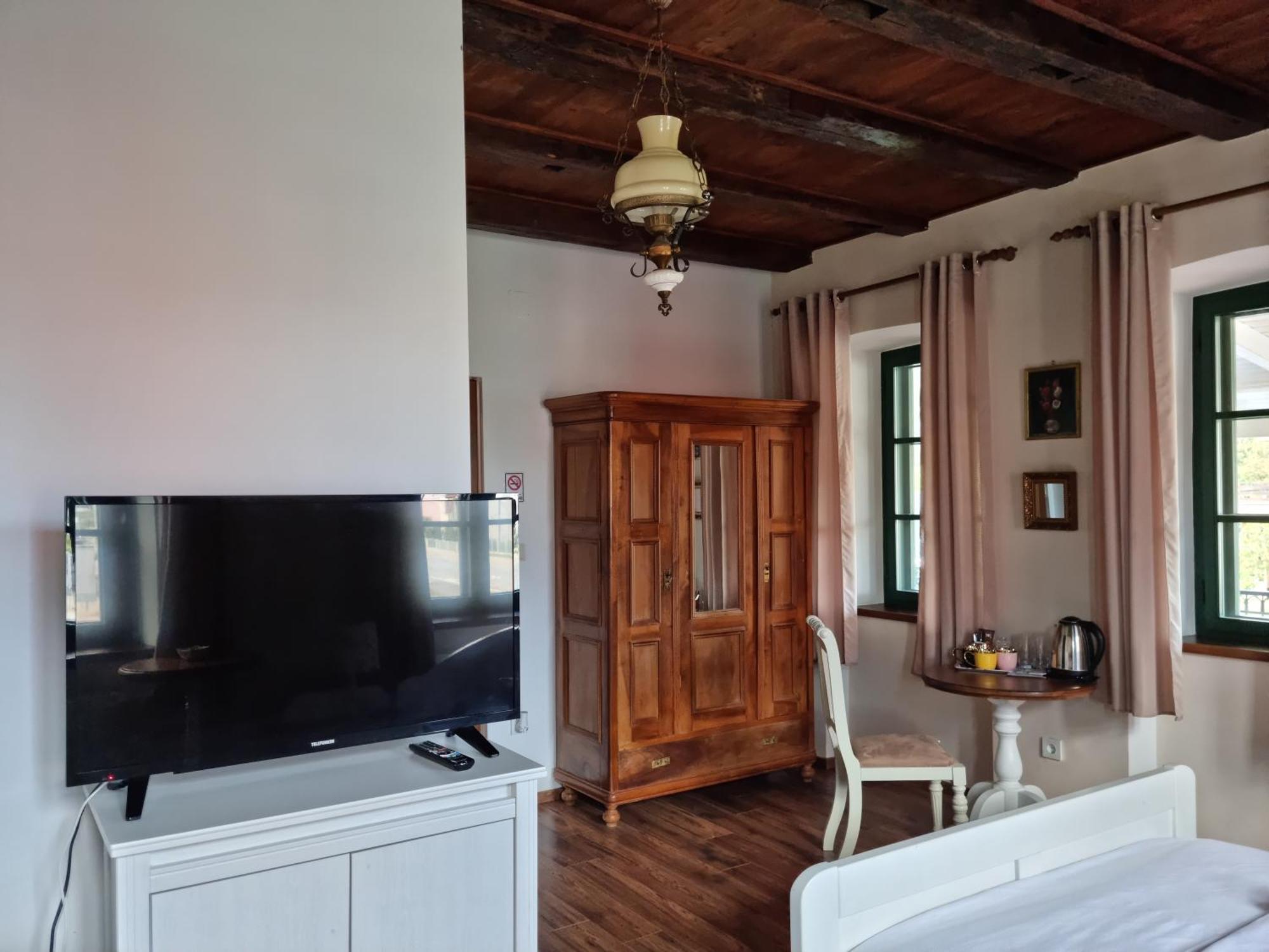 Taverna 1860 Rooms & Apartments Donja Zelina Kamer foto
